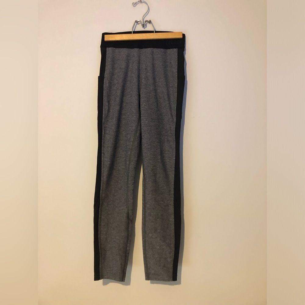 Lululemon Women’s Size 6 Activewear Leggings
